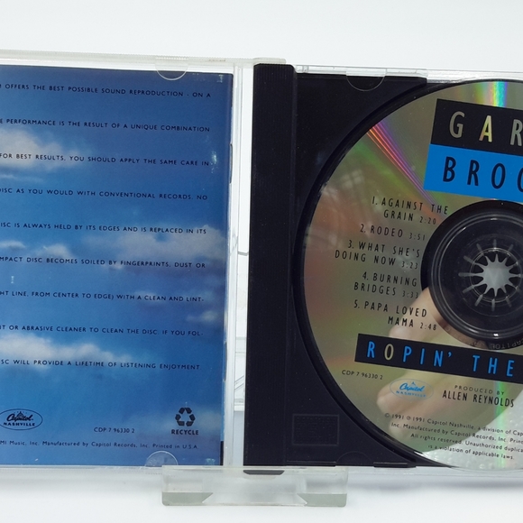 Garth Brooks Ropin' The Wind CD 1991 - Picture 2 of 3